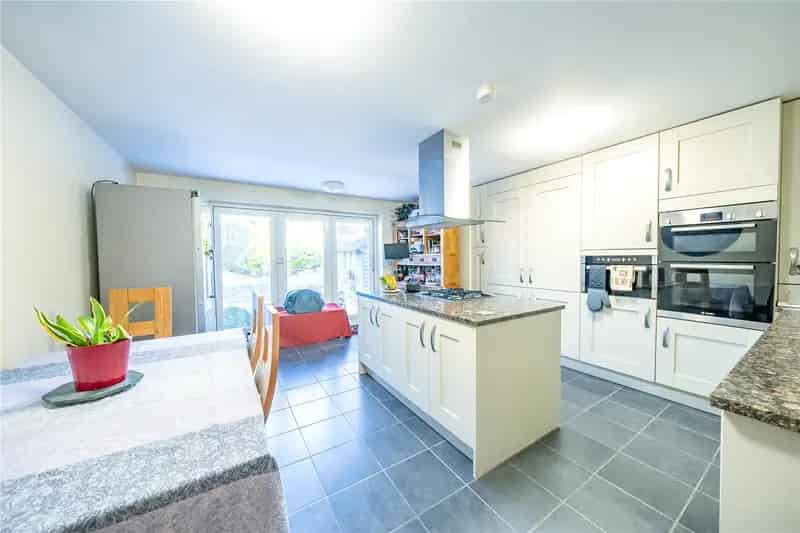 4 Bedroom Semi-Detached House LS17