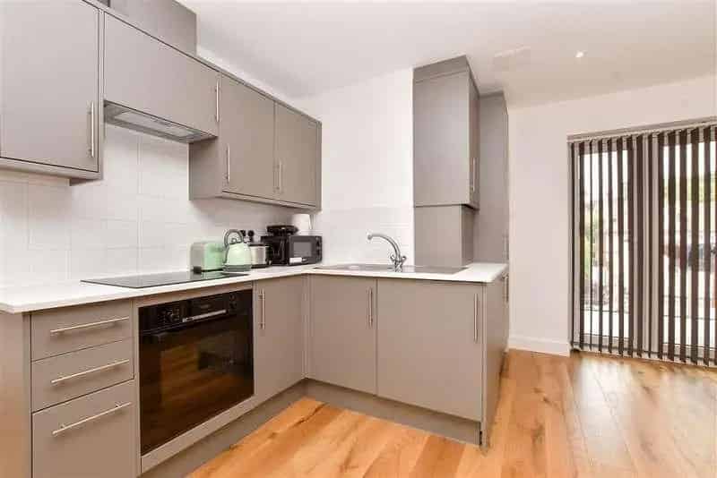 2 Bed Flat for Sale in Purley