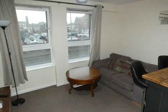 Flat to rent in Wallace Street, Glasgow G5