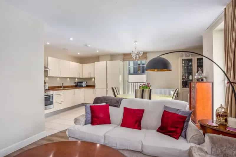 3 bedroom apartment for sale