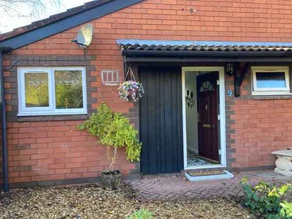 1 Bed Bungalow Near Birchwood Centre