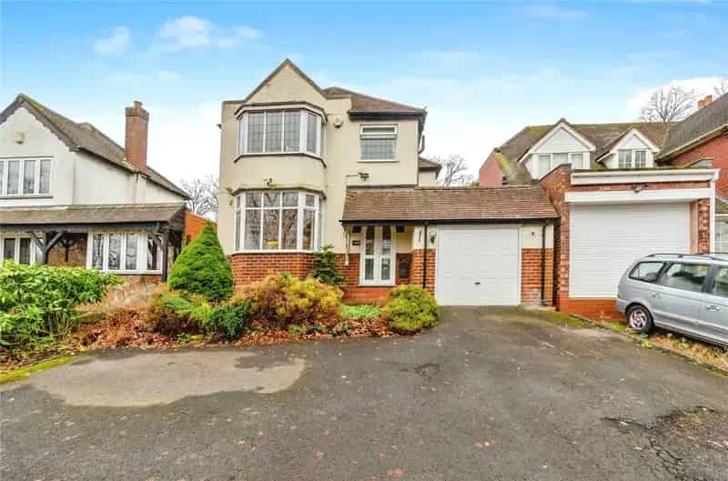 Three Bedroom Detached House Broadway North Walsall