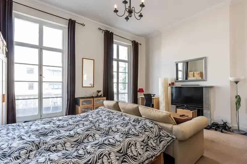 Pimlico Apartment to Rent - Fully Furnished with Private Balcony