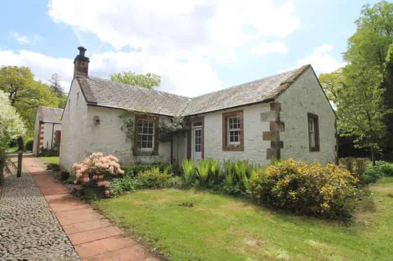 Detached Bungalow to rent with 3 bedrooms, Moniaive, Maxwelton