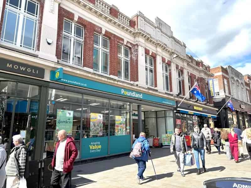 Prominent Bar Restaurant Retail Unit Lincoln High Street