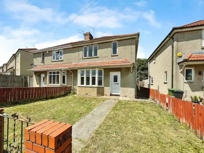3 Bedroom Semi Detached House For Sale No Chain