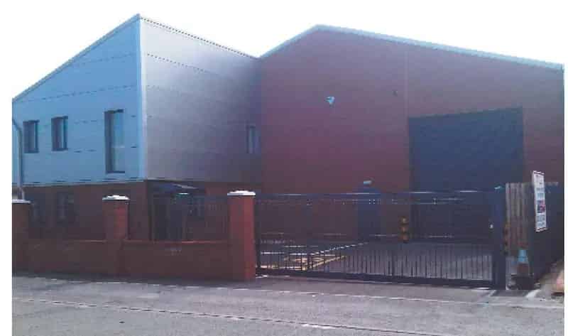 Commercial property For Rent , Knowsley, England