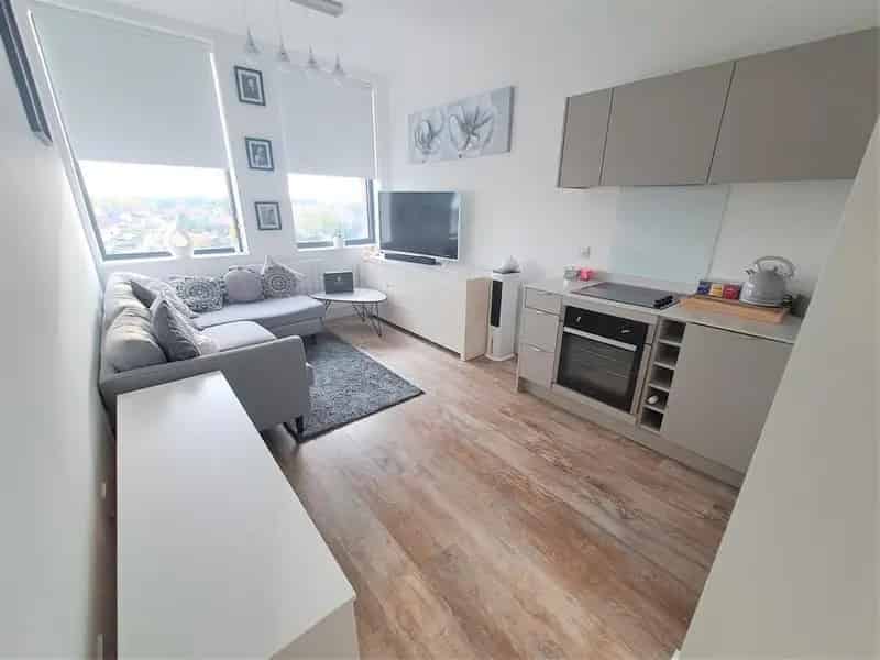 1 Bedroom Apartment 6 Month Let Luxury Furnished