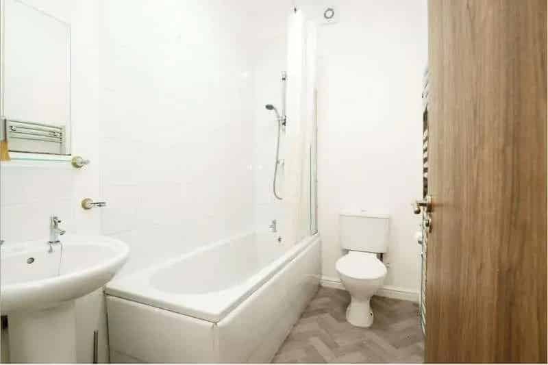 1 Bed Flat for Sale Near Amenities and Transport