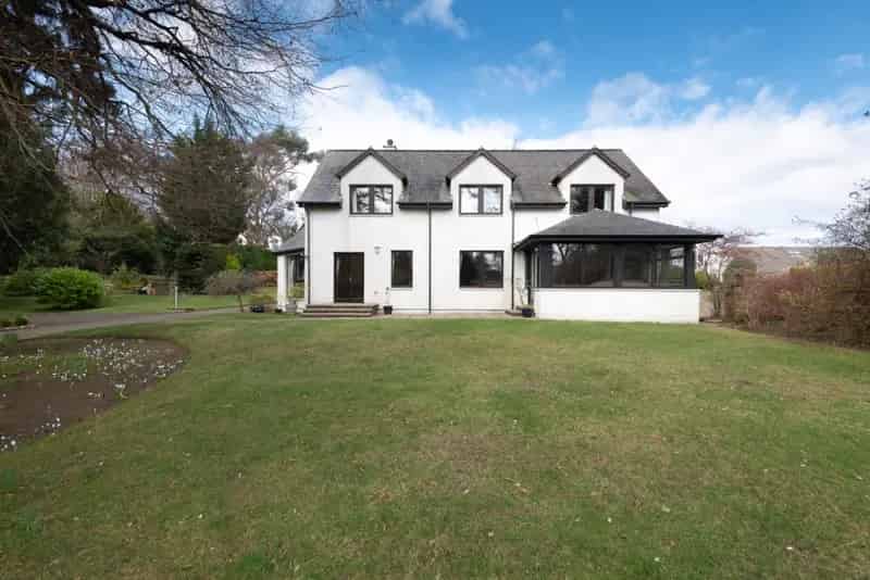 Five Bedroom Detached Villa in Broughty Ferry