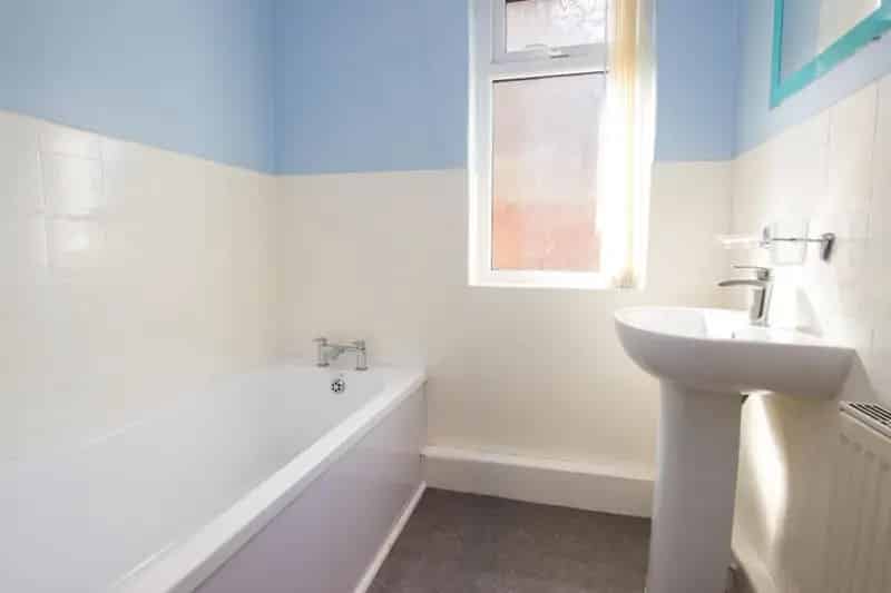 2 Bedroom Detached Bungalow To Let