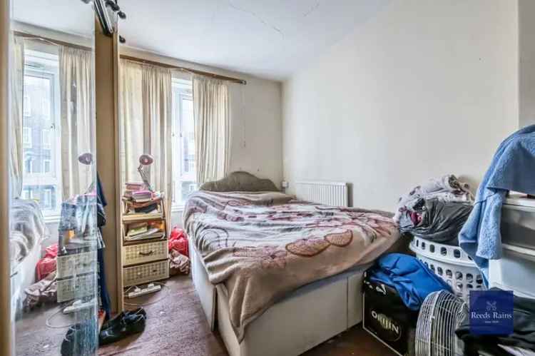 4 Bedroom Flat for Sale in London SW8