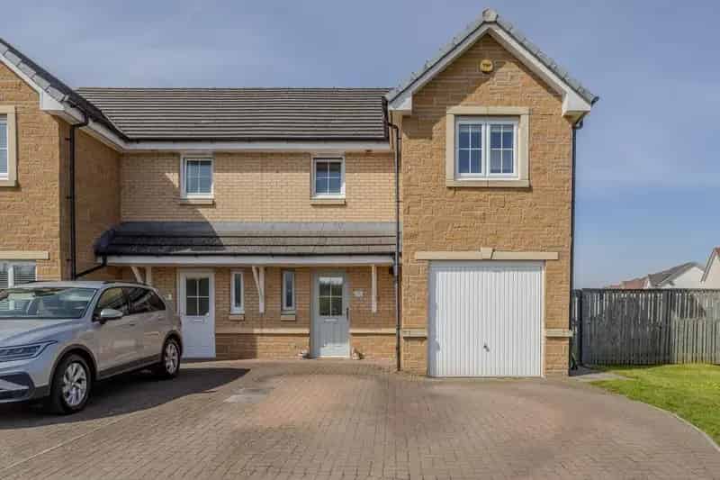 3 Bedroom Semi Detached House for Sale Stepps