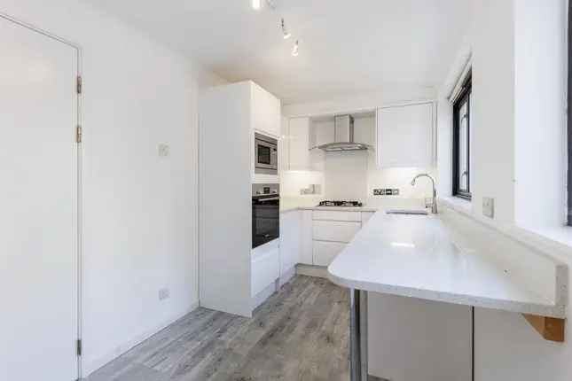 Town house for sale in Redfield Lane, London SW5