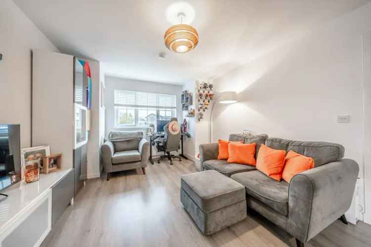 2 Bedroom Flat Newton Farm Cambuslang 2013 Build Near Train Station