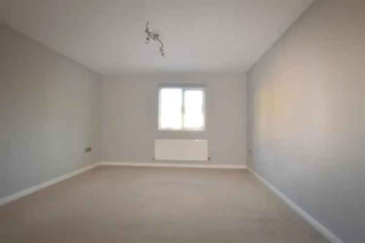 2 Bedroom Apartment near Apperley Bridge Station