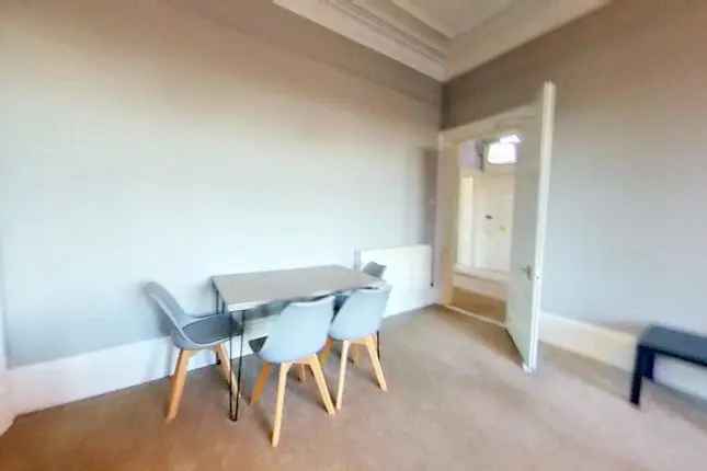 Flat to rent in Great Western Road, Woodlands, Glasgow G4