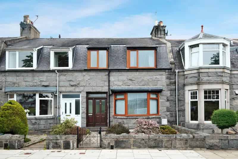 3 Bed Granite House For Sale Detached Garage West City Centre