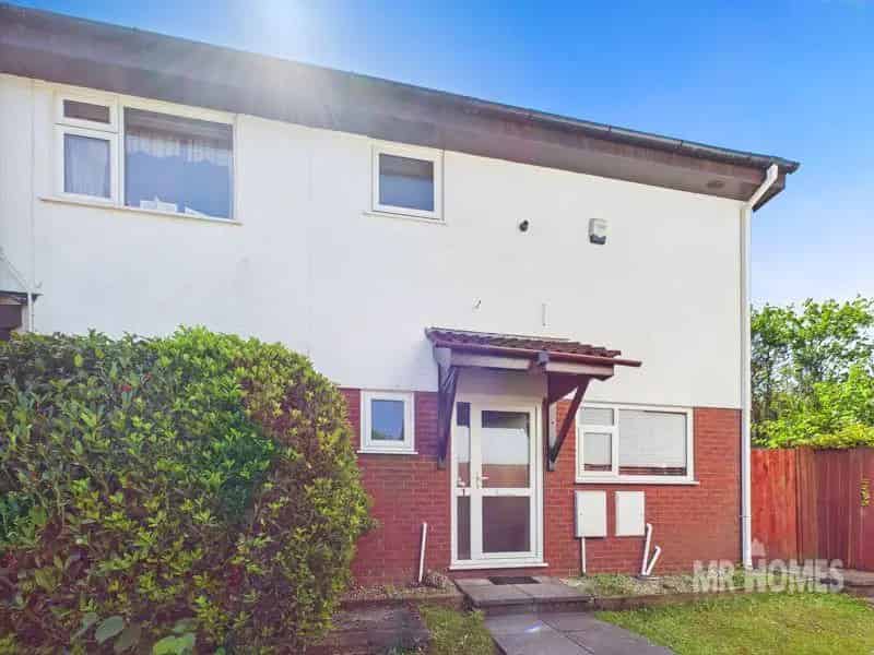 2 Bedroom End of Terrace House for Sale