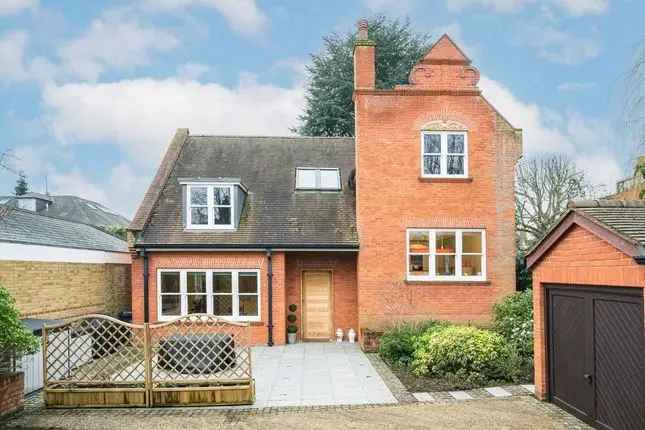 3 Bed Detached House to Rent The Grange London SW19