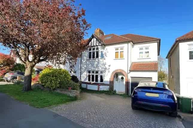 Five Bedroom Semi-Detached House Hill View Henleaze Bristol