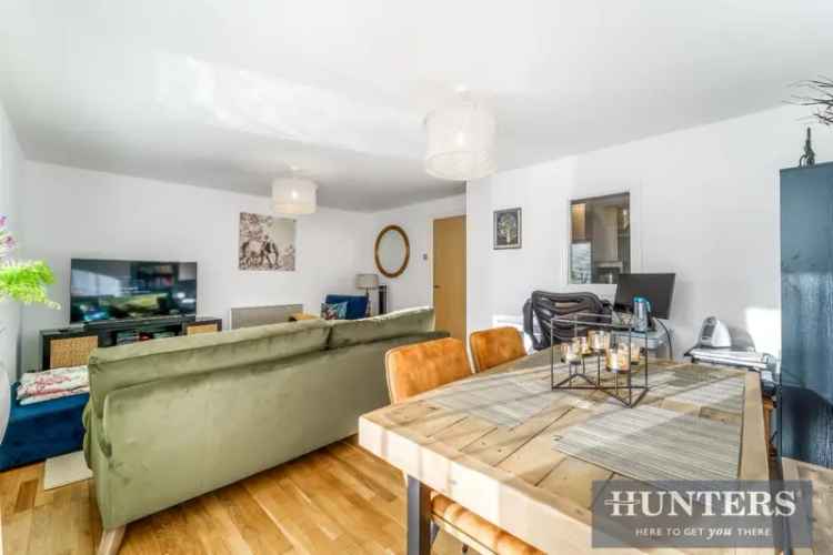 2 bedroom Flat
 For Sale