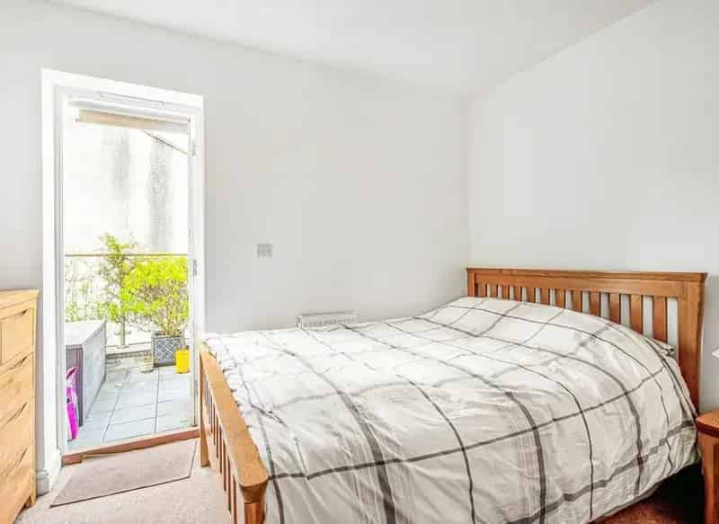 Two Double Bedroom Flat near St Katherine Docks