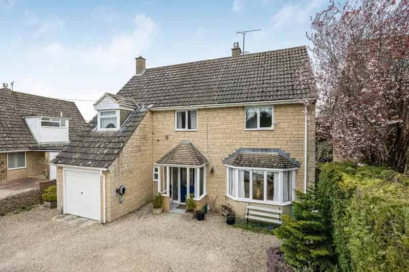4 Bedroom Detached House for Sale in Fairford