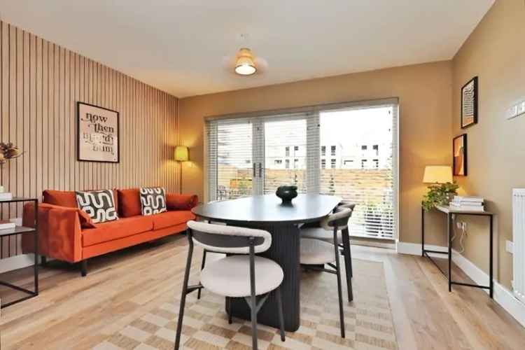 4 Bed Townhouse with Roof Terrace and Parking Waverley Central