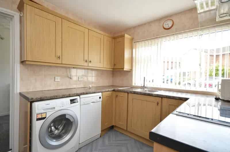 3 Bedroom House For Sale - Family Home with Garden and Garage