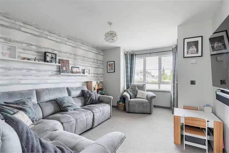 3 Bed House - Semi Detached with 2 Reception Rooms