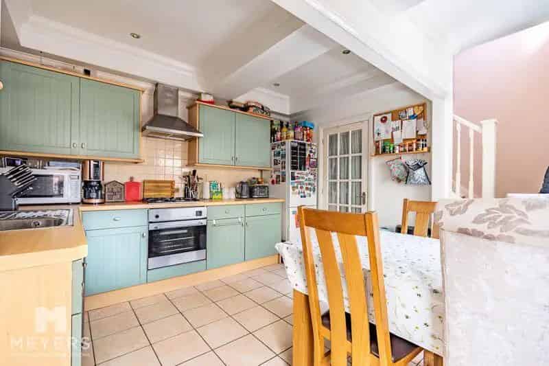 3 Bedroom Semi-Detached House for Sale in Charminster