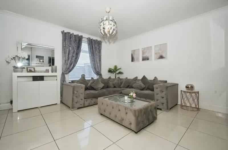 3 Bedroom End Terrace House Near Amenities and Nature Trails