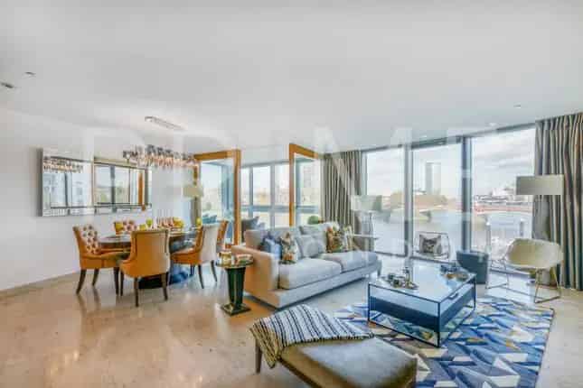 Flat for Sale in The Tower One St George Wharf London