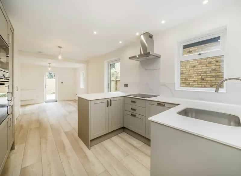 Abbeville Village Garden Flat Two Double Bedrooms