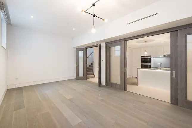 Detached house to rent in Cadogan Lane, Knightsbridge, London SW1X