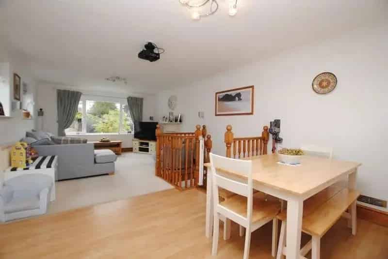 Four Bedroom Detached Chalet Bungalow Southampton
