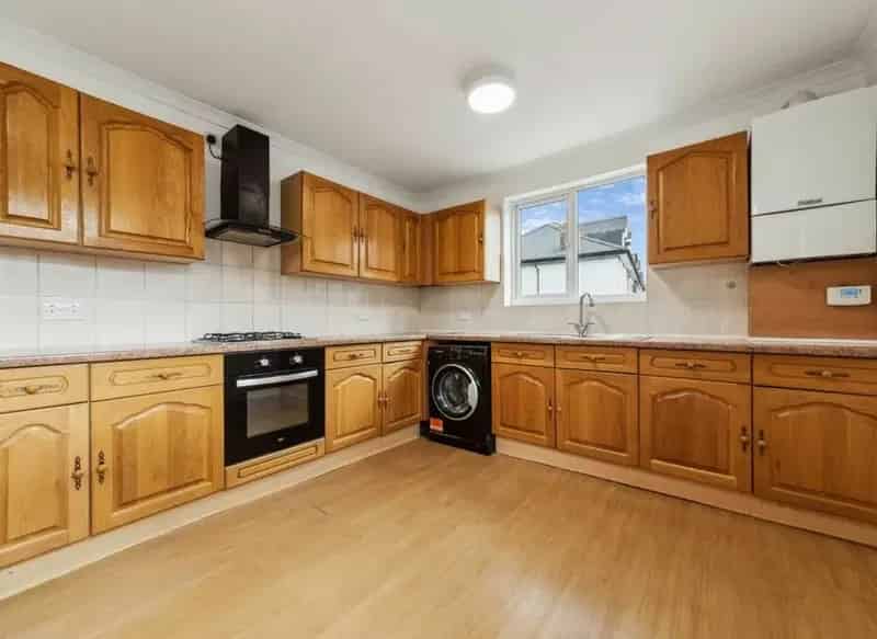 3-Bedroom Top Floor Flat near East Dulwich Station