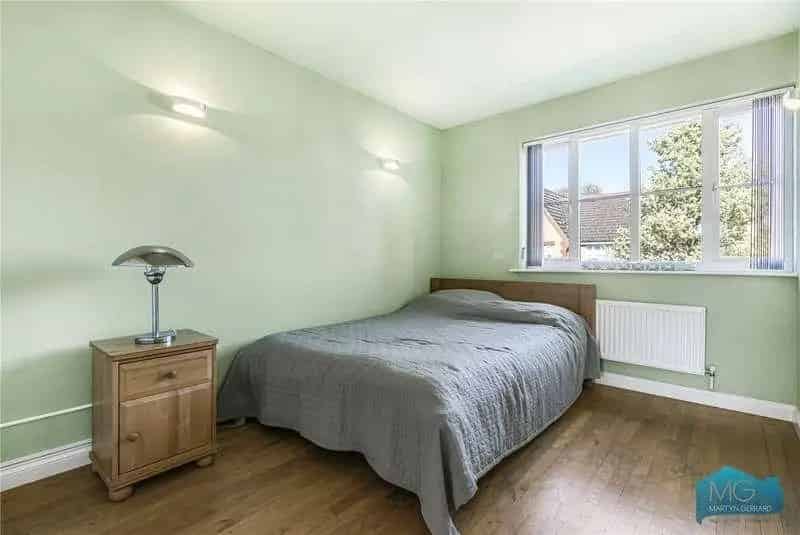2 bed house for sale
