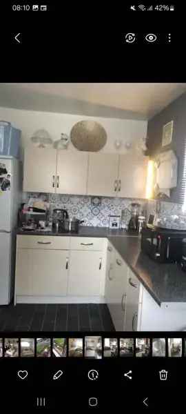 2 Bedroom Flat Swap for House or Maisonette