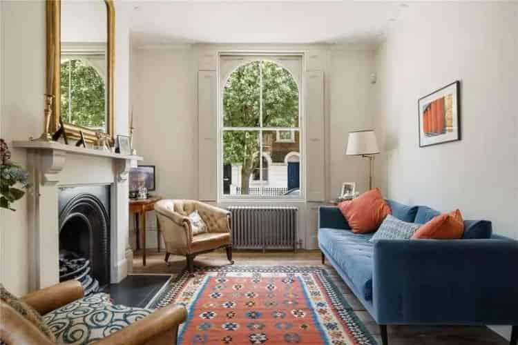 2 Bed House for Sale Islington Chain Free