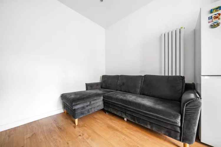 Flat For Sale in London, England