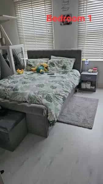 3 Double Bedroom Adapted House with Lift Wheelchair Access Garden