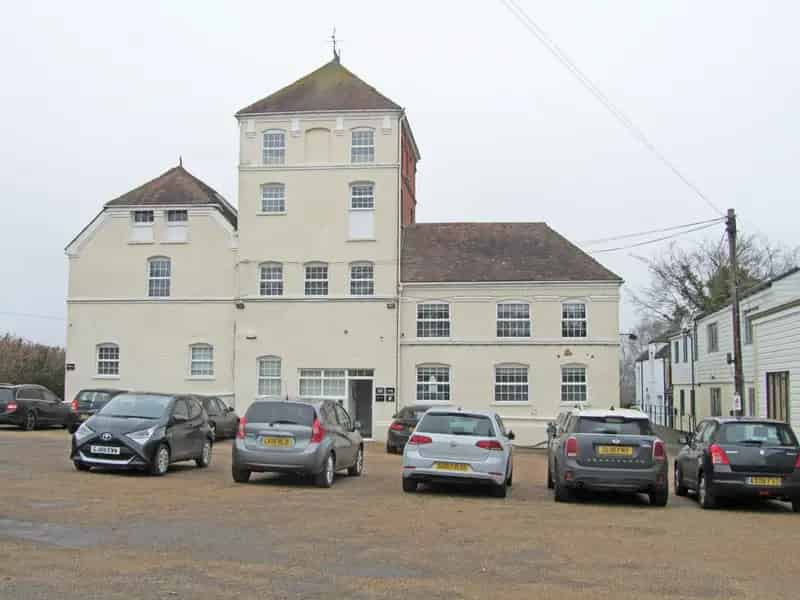 1st Floor Offices To Let 523 sq ft Feature Beams Parking