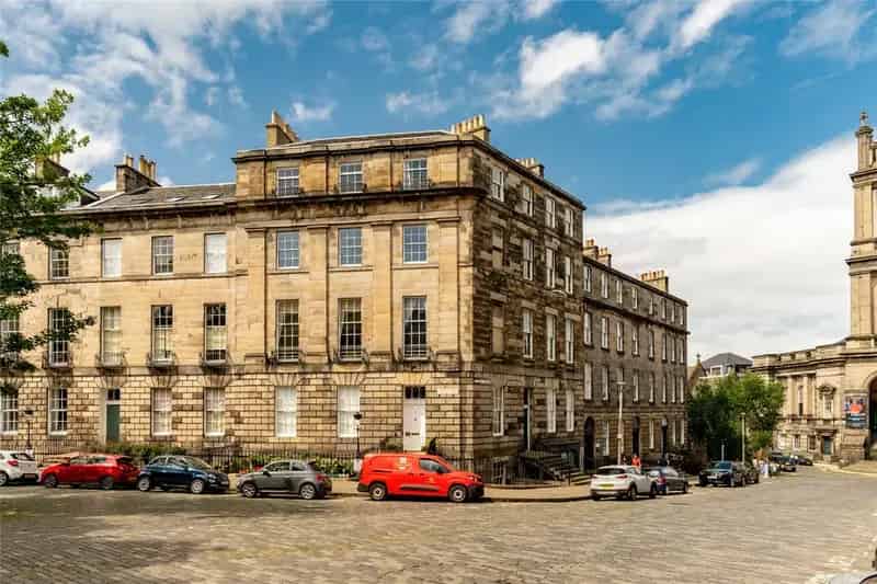 3 Bedroom Apartment for Sale Edinburgh New Town