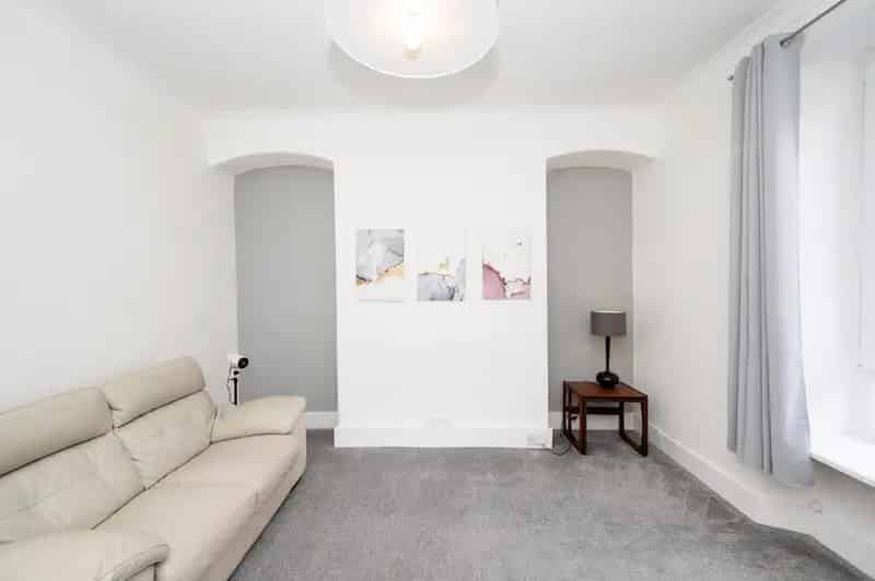 1 Bedroom Apartment Near City Centre