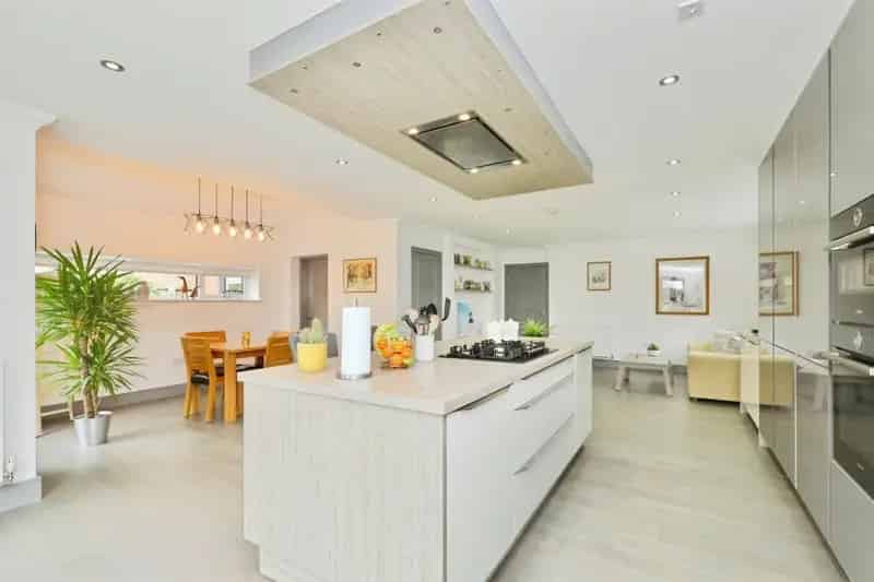 Four Bedroom Executive Home with Garden and Double Garage
