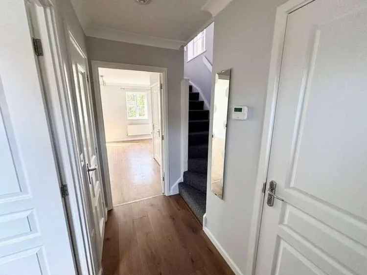 3 Bed End Terrace House For Sale Near Amenities