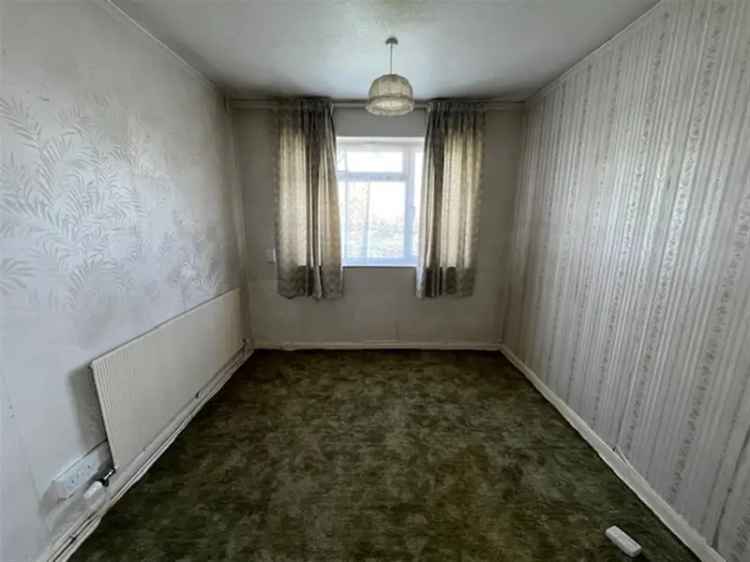 3 Bed Semi-Detached Bungalow with Garden and Garage