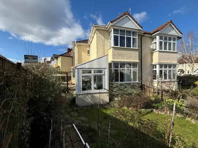 3 Bedroom Semi-Detached House for Sale in Henleaze